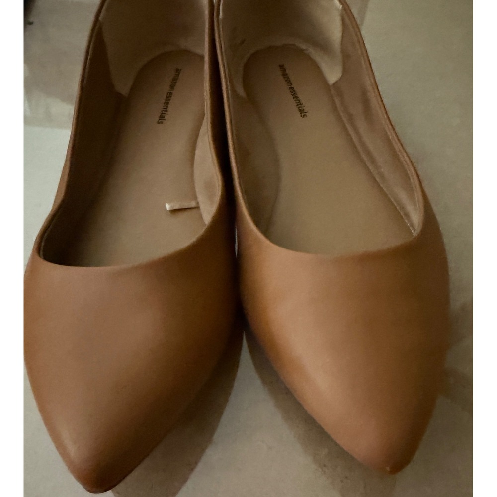 Amazon Essentials Pointed Toe‎ Flat Womens 10W Tan Excellent Wide Faux Leather